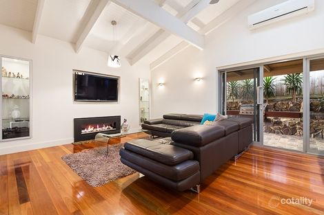 Property photo of 7 Yates Wynd Doncaster East VIC 3109