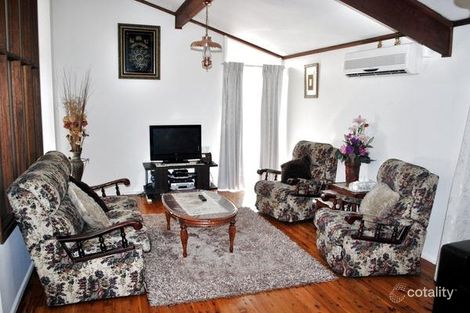 Property photo of 4 Segefield Place Casula NSW 2170