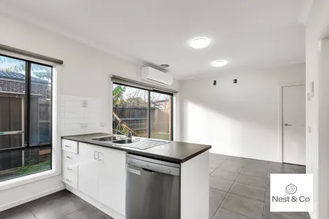 Property photo of 10 Gully Way Craigieburn VIC 3064