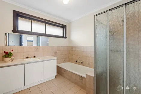 Property photo of 19 Mayfair Drive Ferntree Gully VIC 3156