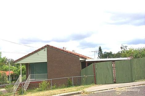 8 Wendy St, Camira, QLD 4300