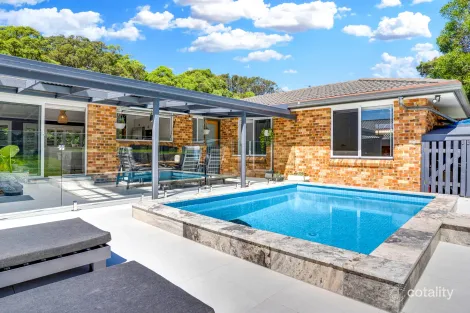 Property photo of 34 Kentia Drive Forster NSW 2428