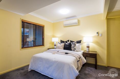 Property photo of 12 Owen Lane Auchenflower QLD 4066