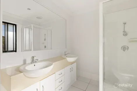 Property photo of 27 Charlton Crescent Ormeau QLD 4208
