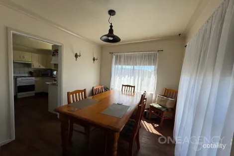 Property photo of 10 Glendare Crescent Goulburn NSW 2580