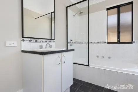 Property photo of 10 Dewsbury Drive Bertram WA 6167