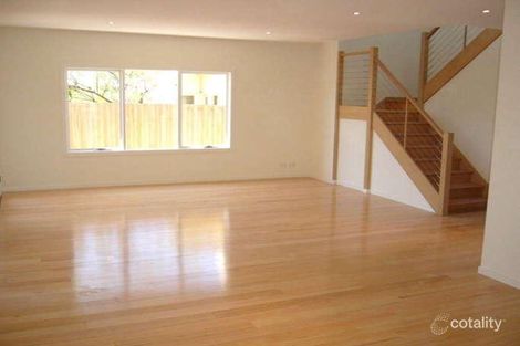 Property photo of 12 London Court Greensborough VIC 3088