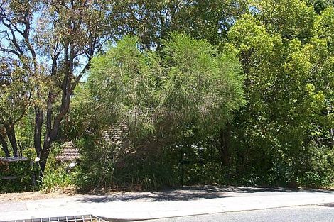 4 Peet Rd, Kalamunda, WA 6076