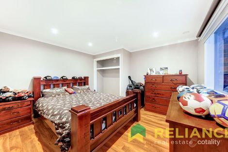 Property photo of 10 Dumbarton Circuit Melton West VIC 3337