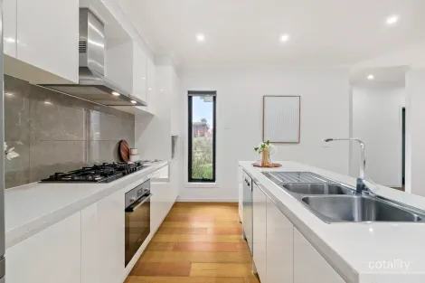 Property photo of 2/31 Oakpark Drive Chadstone VIC 3148