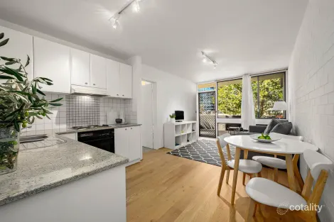Property photo of 2/6 Marrawah Street Lyons ACT 2606