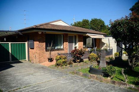 Property photo of 11 Morcombe Close Gorokan NSW 2263