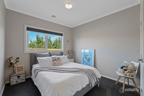 Property photo of 100 Gainsborough Avenue Lang Lang VIC 3984