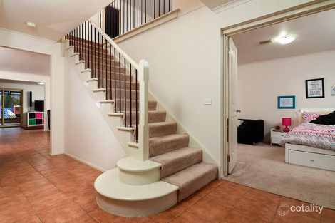 Property photo of 10 Castleridge Court Narre Warren South VIC 3805