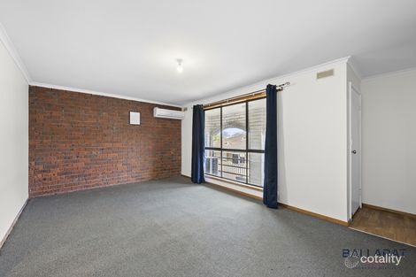 Property photo of 2/4 Aquila Court Ballarat North VIC 3350