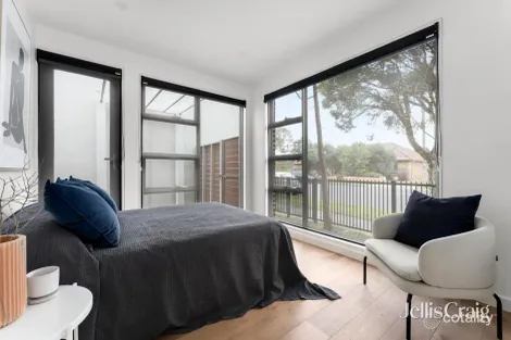 Property photo of 177 Blackshaws Road Newport VIC 3015