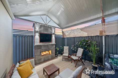 Property photo of 12 Ashcroft Loop Wattle Grove WA 6107
