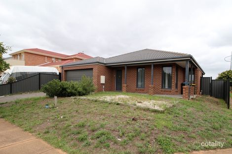 Property photo of 16 Oliver Place Point Cook VIC 3030