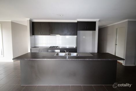 Property photo of 16 Oliver Place Point Cook VIC 3030