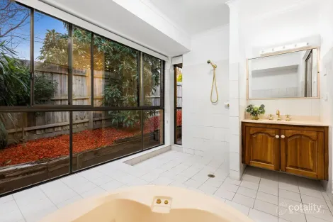 Property photo of 3 Kiandra Court Doncaster East VIC 3109