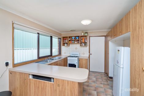 Property photo of 8 Lyons Crescent Forest Hill NSW 2651