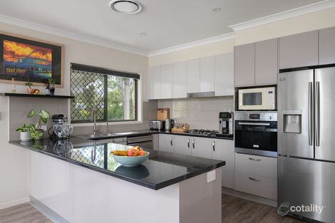 Property photo of 4 Deakin Court Southside QLD 4570