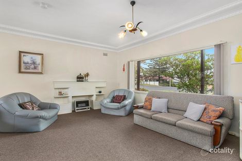 Property photo of 8 Bimbadeen Avenue West Wollongong NSW 2500