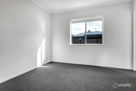 68 Fitzpatrick Cct, Kalkallo, VIC 3064