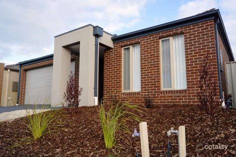 Property photo of 27 Victory Drive Pakenham VIC 3810