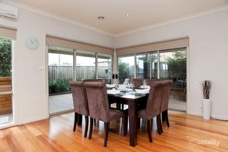 Property photo of 16 Earlston Place Craigieburn VIC 3064