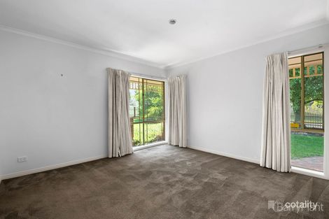 Property photo of 1 Furness Court Berwick VIC 3806