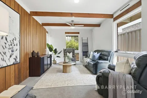 238 Bulmans Rd, Melton West, VIC 3337