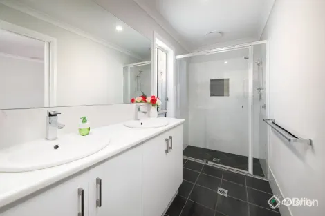 Property photo of 19 Ziebell Circuit Wodonga VIC 3690