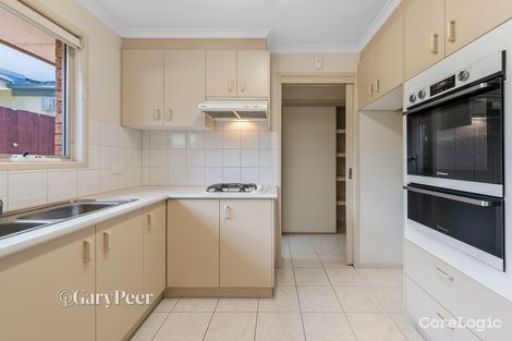 Property photo of 2/10 St James Avenue Bentleigh VIC 3204