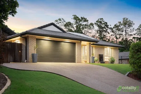 25 Rothschild St, Eatons Hill, QLD 4037