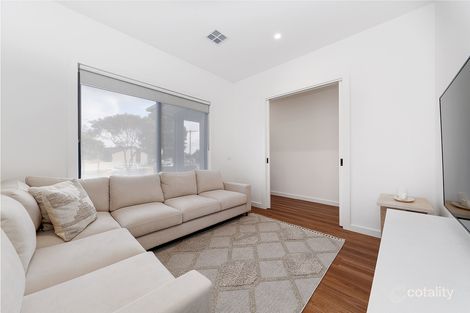 Property photo of 3 Werona Court Meadow Heights VIC 3048