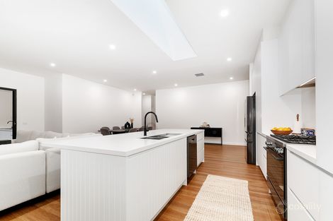 Property photo of 3 Werona Court Meadow Heights VIC 3048