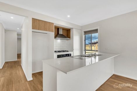 Property photo of 30 Possum Drive Beveridge VIC 3753