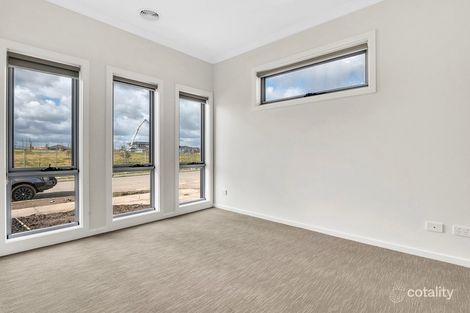 Property photo of 30 Possum Drive Beveridge VIC 3753