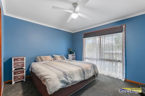 Property photo of 4 Mist Street Lakes Entrance VIC 3909