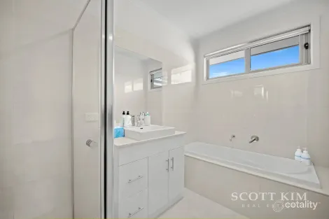 Property photo of 2/1 Sadie Street Mount Waverley VIC 3149