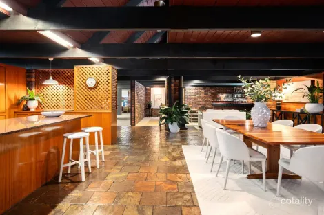 Property photo of 31 Ashley Road Chermside West QLD 4032