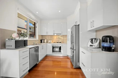 Property photo of 2/1 Sadie Street Mount Waverley VIC 3149