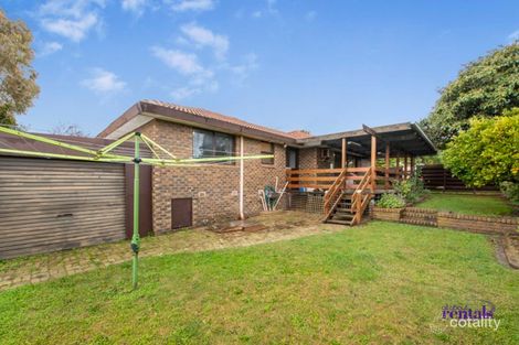 Property photo of 9 Isaac Smith Crescent Endeavour Hills VIC 3802