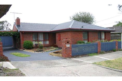 Property photo of 2 Rimfire Crescent Cranbourne VIC 3977