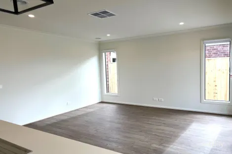 Property photo of 11 Casone Street Clyde VIC 3978