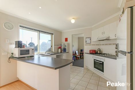 Property photo of 25 Montrose Way Cranbourne West VIC 3977