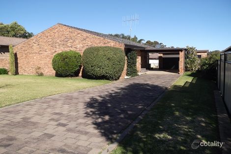 15 Yaldara Cres, Cowra, NSW 2794