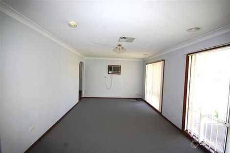 Property photo of 5 Yungana Place Glenfield Park NSW 2650