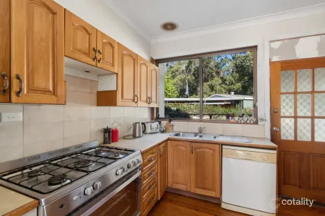 Property photo of 37 Cambridge Road Dapto NSW 2530
